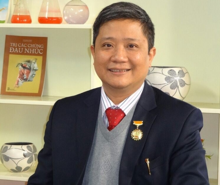 Bác sĩ, Phó Giáo sư, Tiến sĩ Nguyễn Vĩnh Ngọc